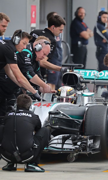 Hamilton tells fans that his mechanics are "best in business"